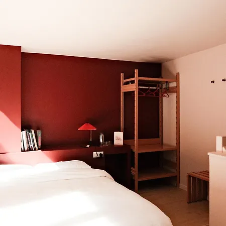 Chez Georges - Contemporaine Couette-café 3*