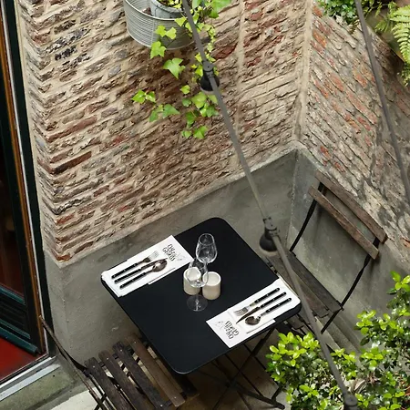 Chez Georges - Contemporaine Nocleg ze śniadaniem *
